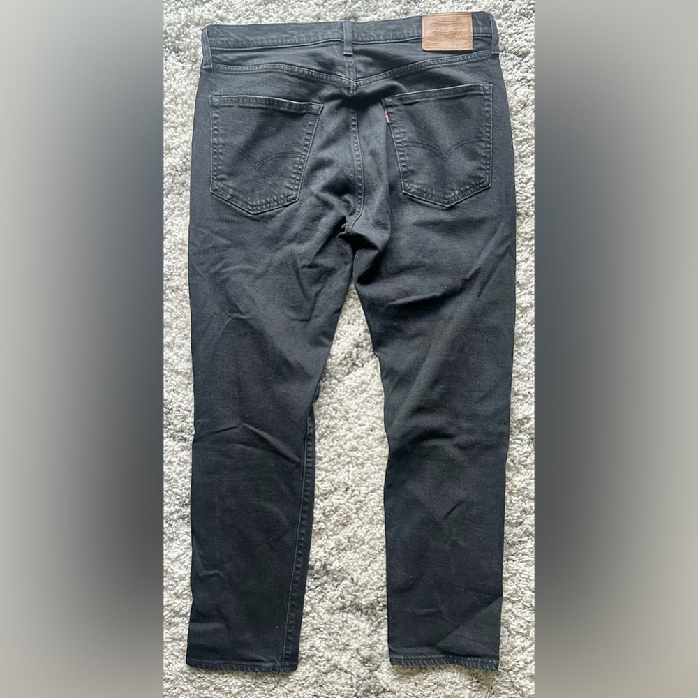 Levi's Black Skinny Jeans with Sleek Design - Picture 2 of 3